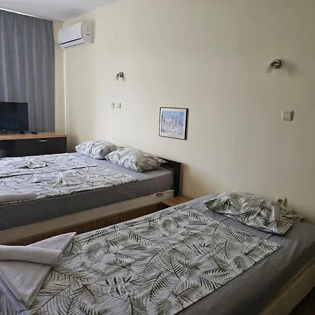 Europroperties Yalta * Golden Sands