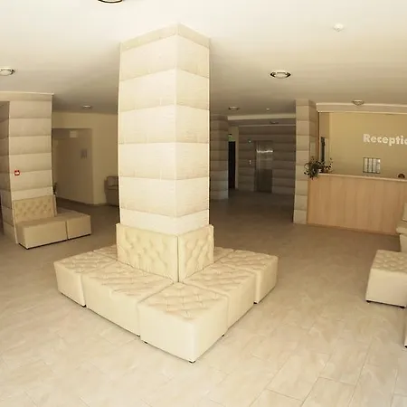 Апартамент Europroperties Yalta Златни пясъци